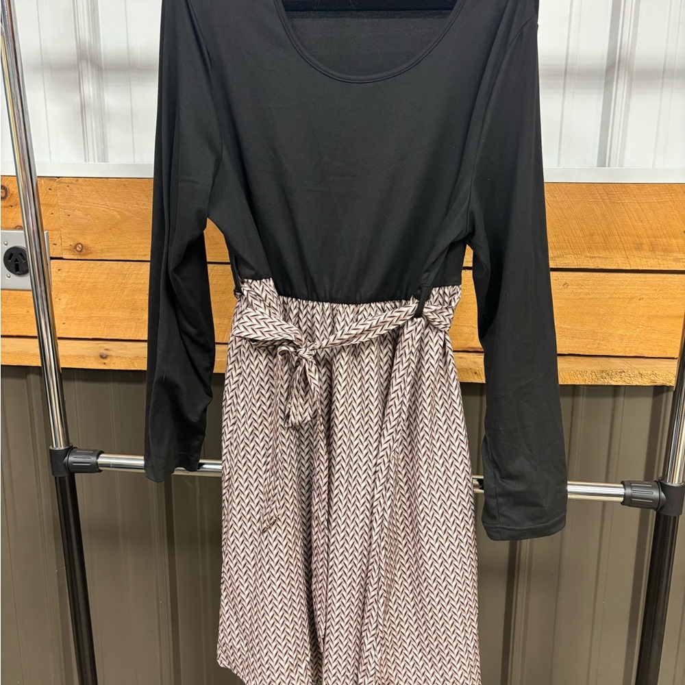 Elegant Black and Tan Women's Dress